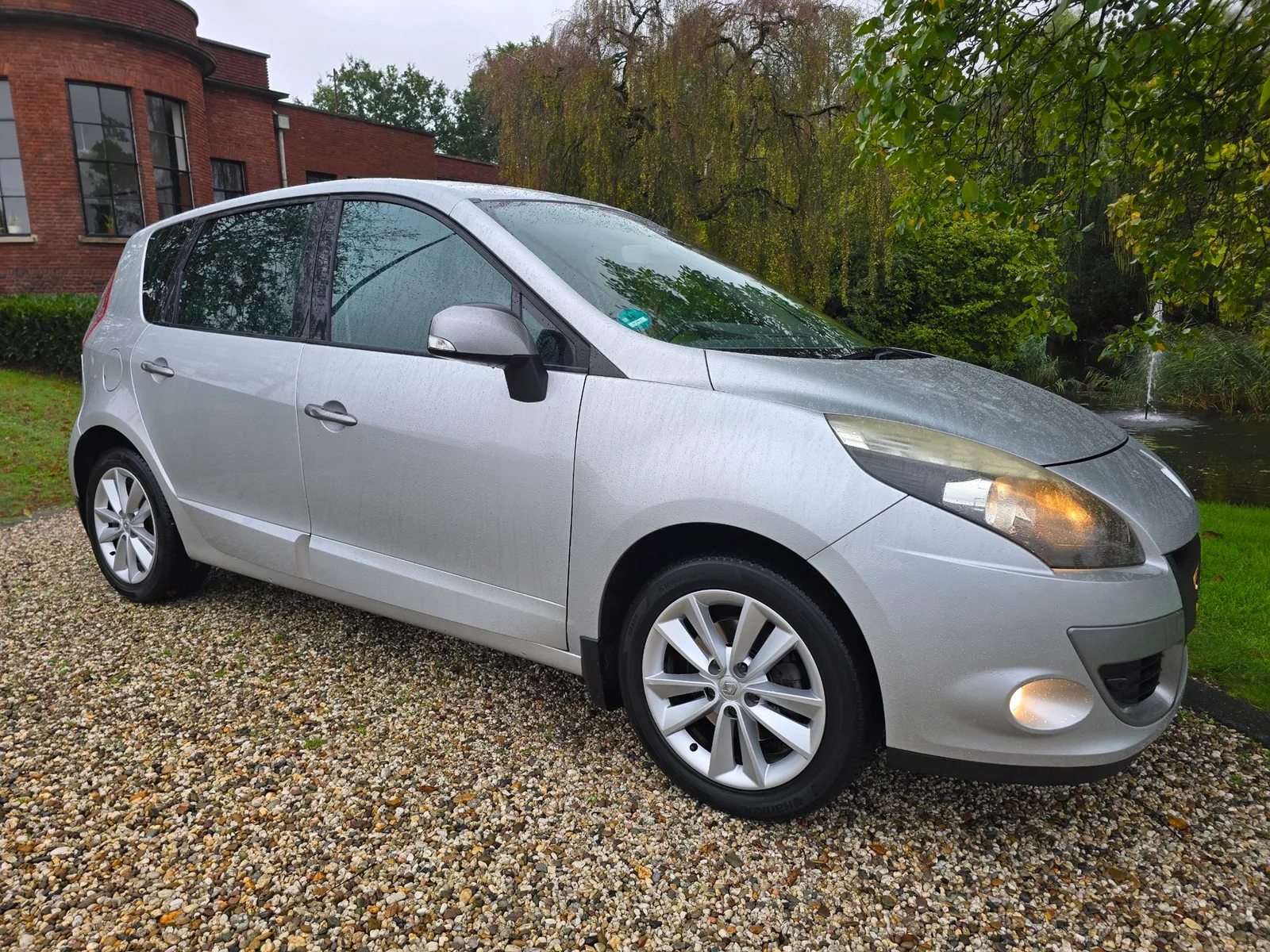 Renault Scénic (2010) — foto 1