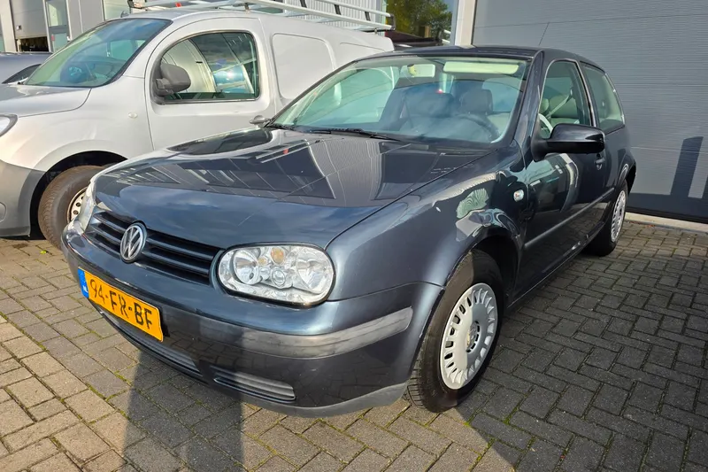 Volkswagen Golf (2000)