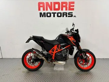 KTM 690 Duke R (2017) — foto 1