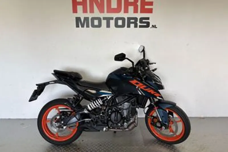 KTM 125 Duke (2024)