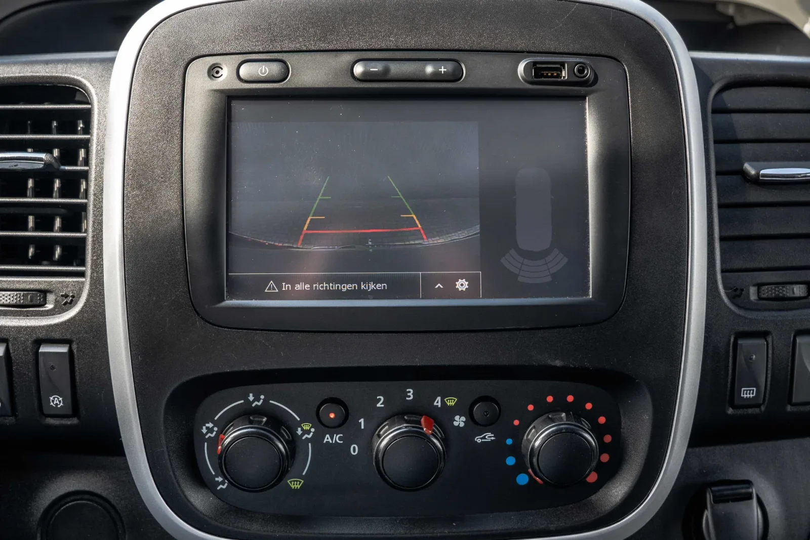 Nissan NV300 (2019) — foto 1