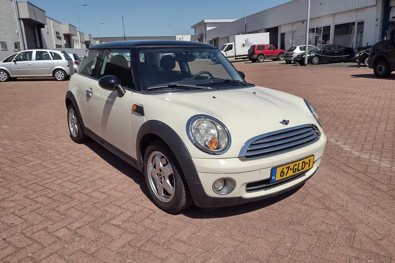 MINI Cooper (2008)