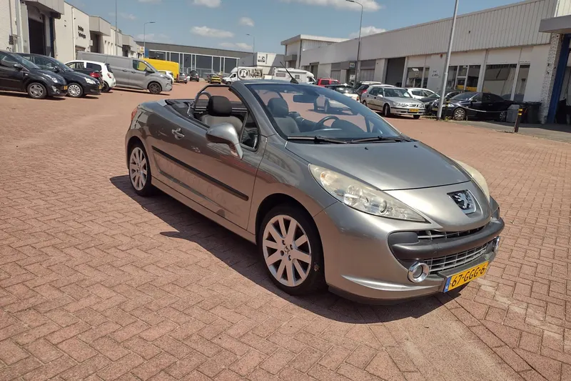 Peugeot 207 (2008)