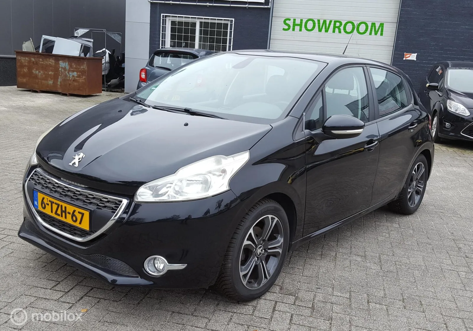 Peugeot 208 (2014) — foto 1