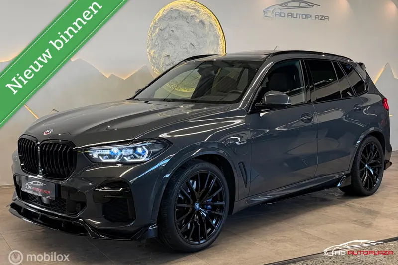 BMW X5 (2022)
