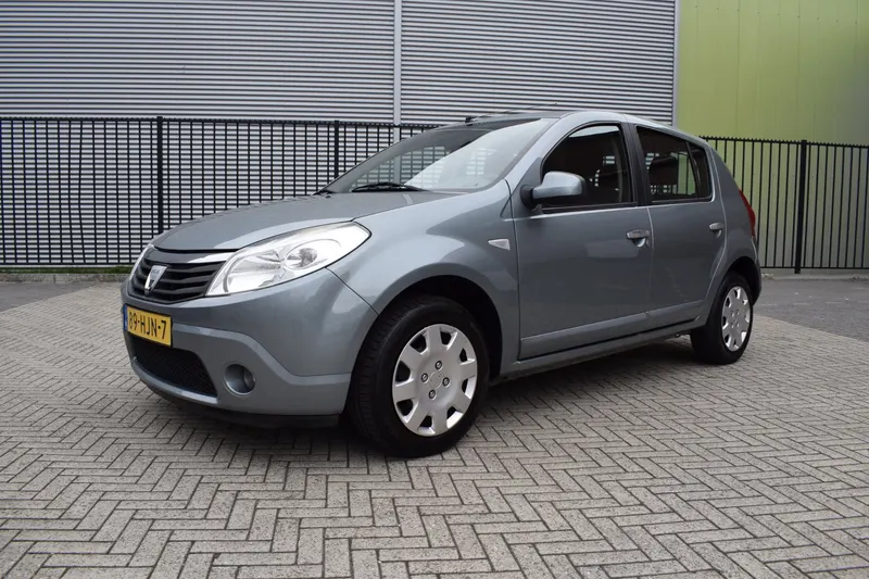 Dacia Sandero (2008)