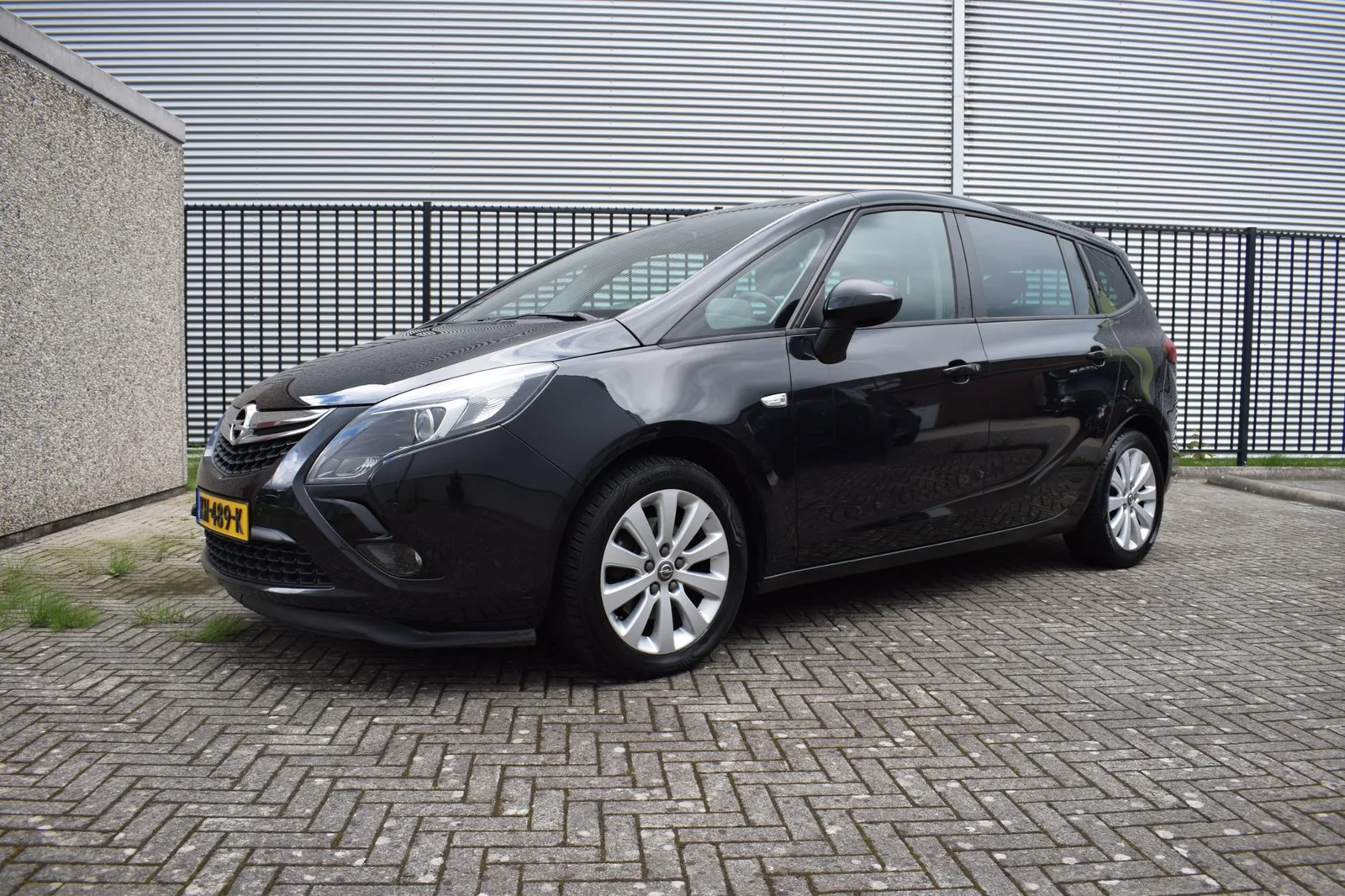 Opel Zafira (2015) — foto 1