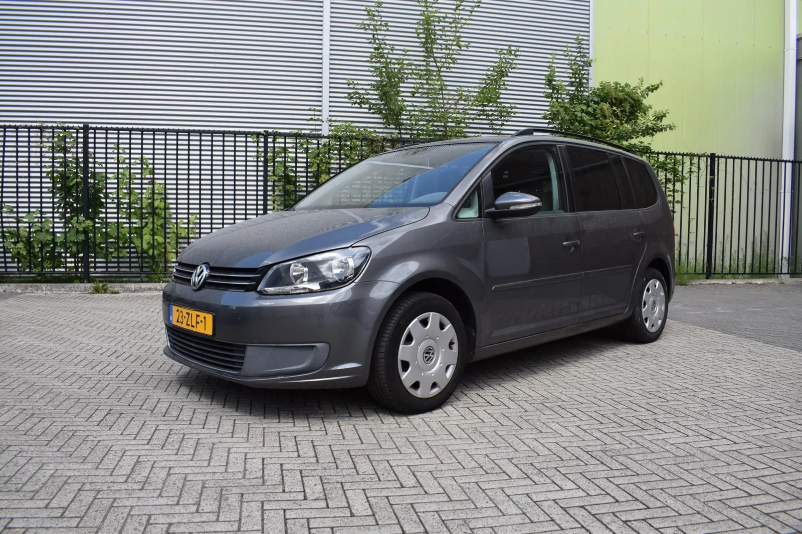 Volkswagen Touran (2013) — foto 1