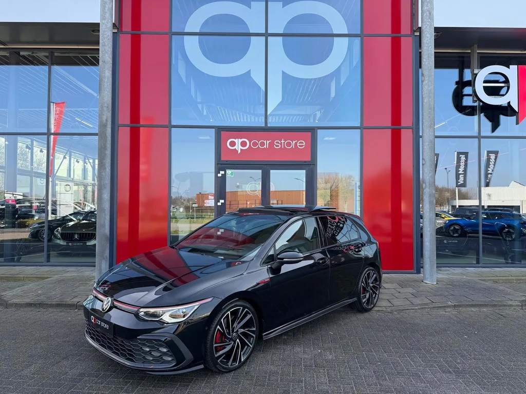 Volkswagen Golf (2021) — foto 1