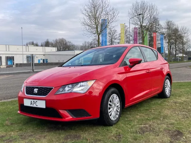 SEAT Leon (2015) — foto 1