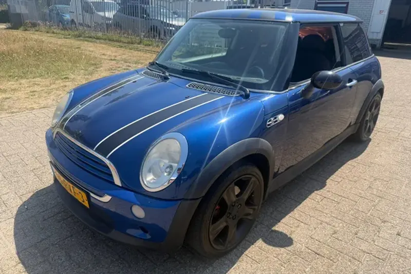 MINI One (2001)