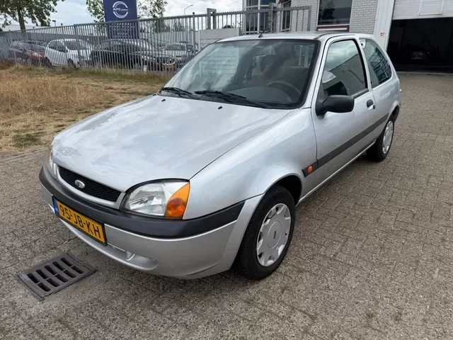 Ford Fiesta (2002) — foto 1