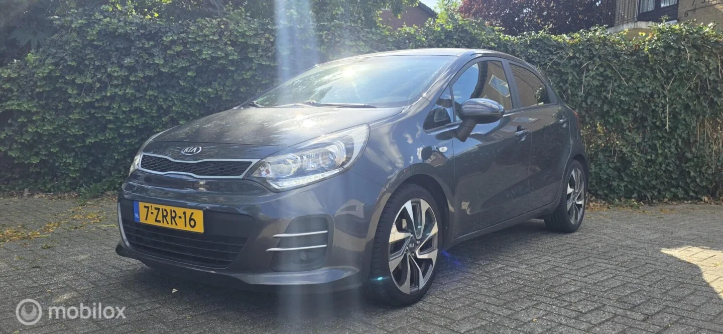Kia Rio (2015) — foto 1