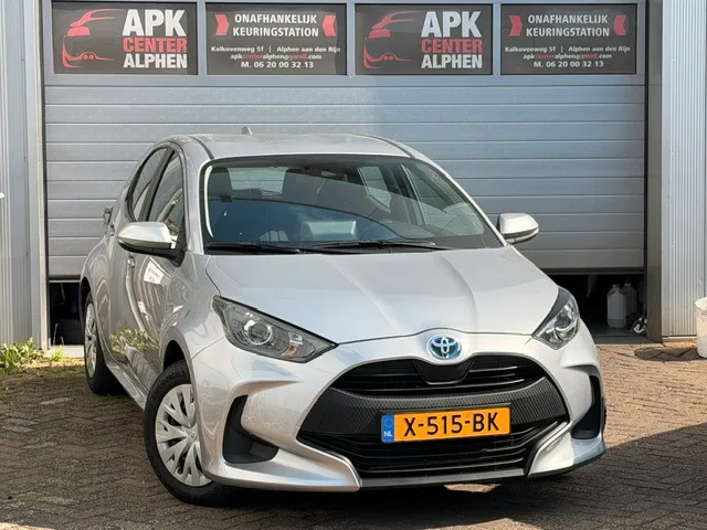 Toyota Yaris (2023) — foto 1