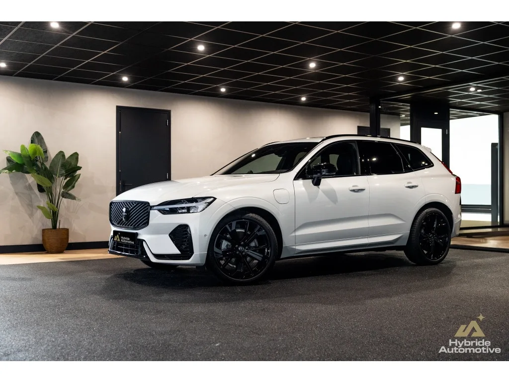 Volvo XC60 (2025) — foto 1