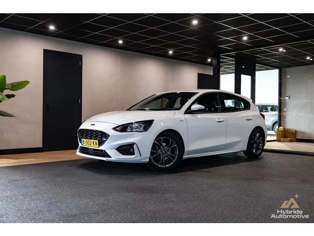 Ford Focus (2021) — foto 1
