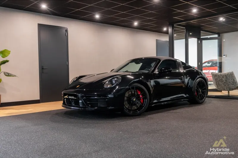 Porsche 911 (2024)