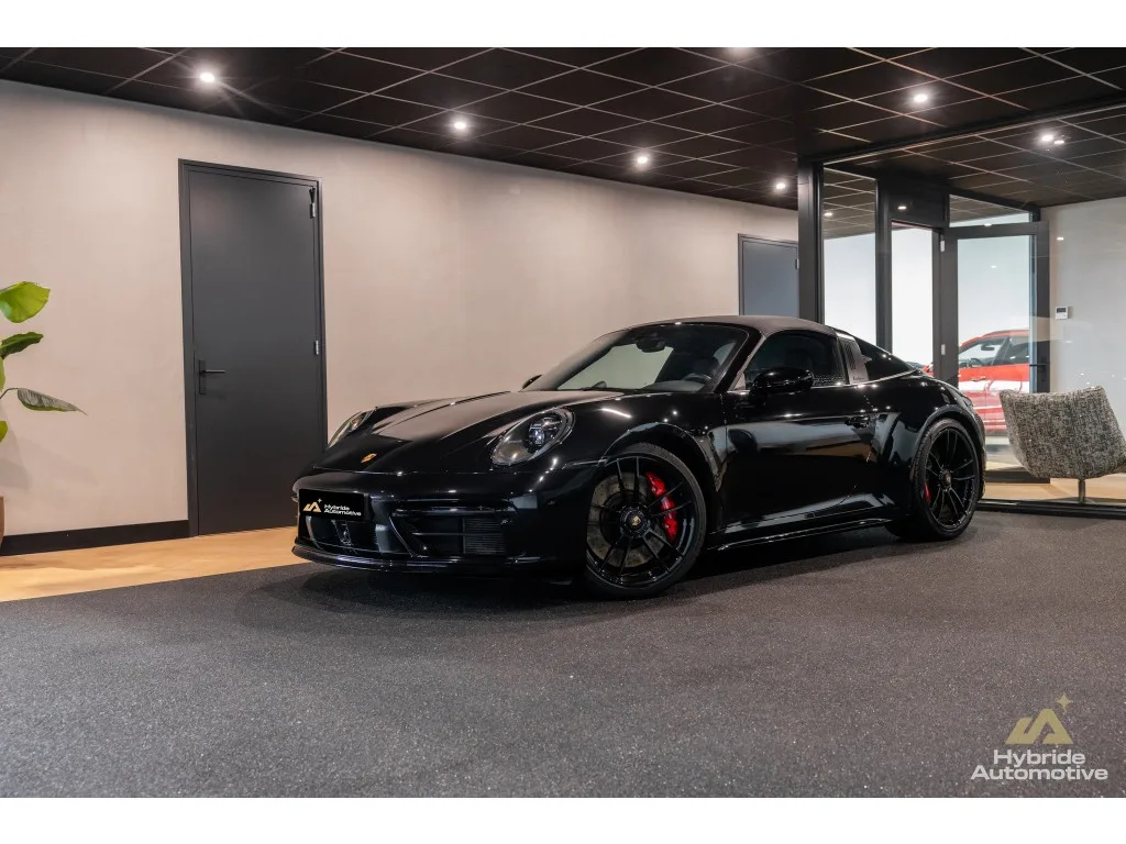Porsche 911 (2024) — foto 1