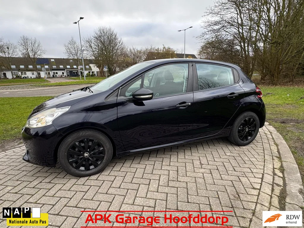 Peugeot 208 (2013) — foto 1