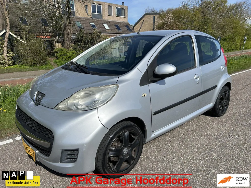 Peugeot 107 (2009) — foto 1