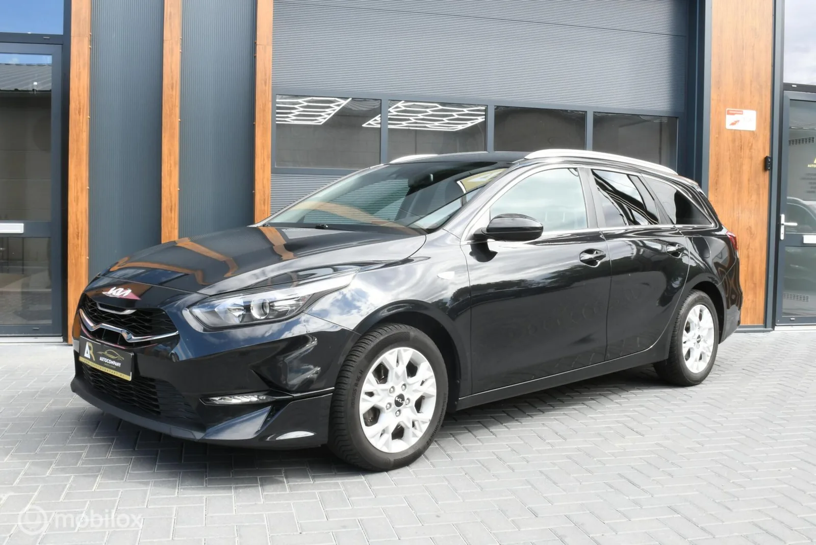 Kia Ceed (2022) — foto 1