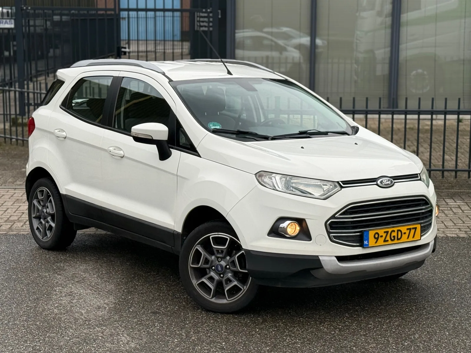 Ford EcoSport (2015) — foto 1