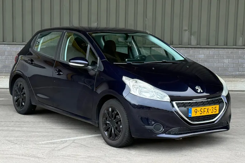 Peugeot 208 (2013)