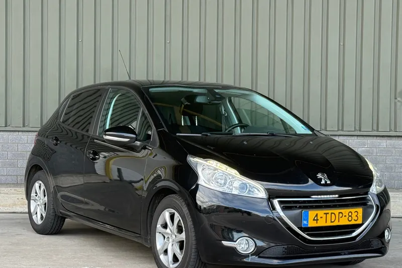Peugeot 208 (2014)