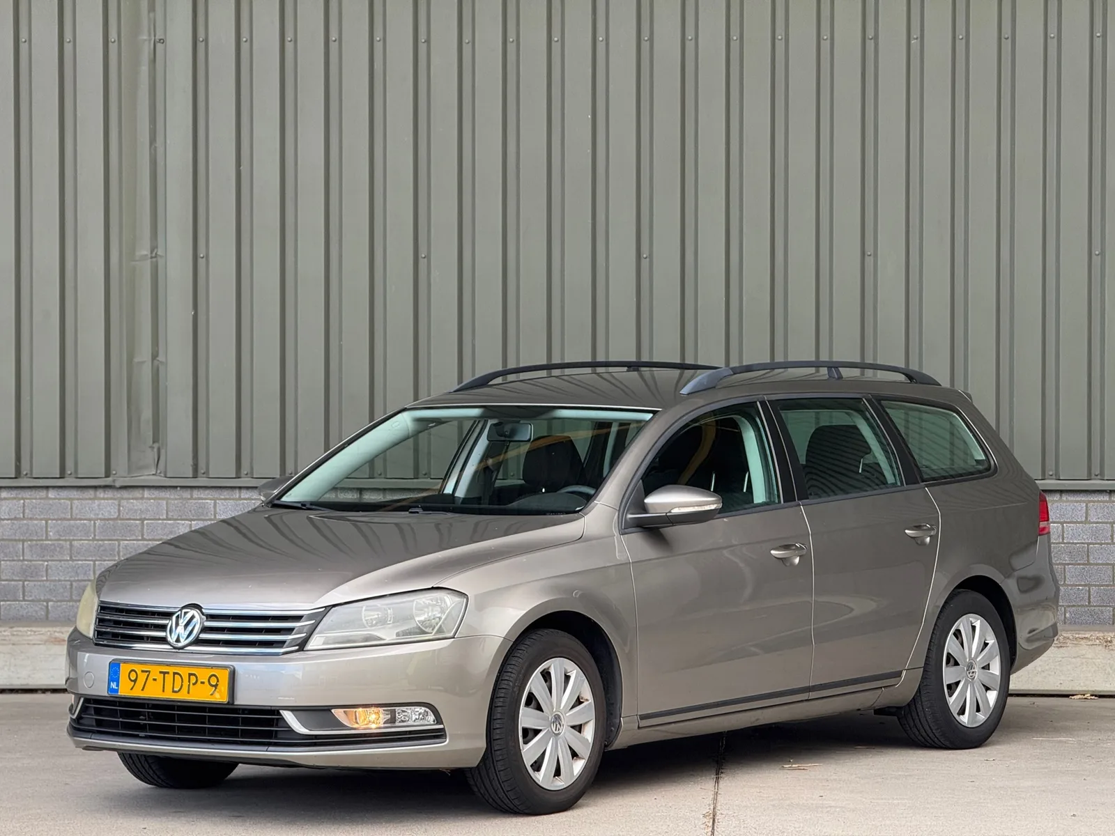 Volkswagen Passat (2012) — foto 1