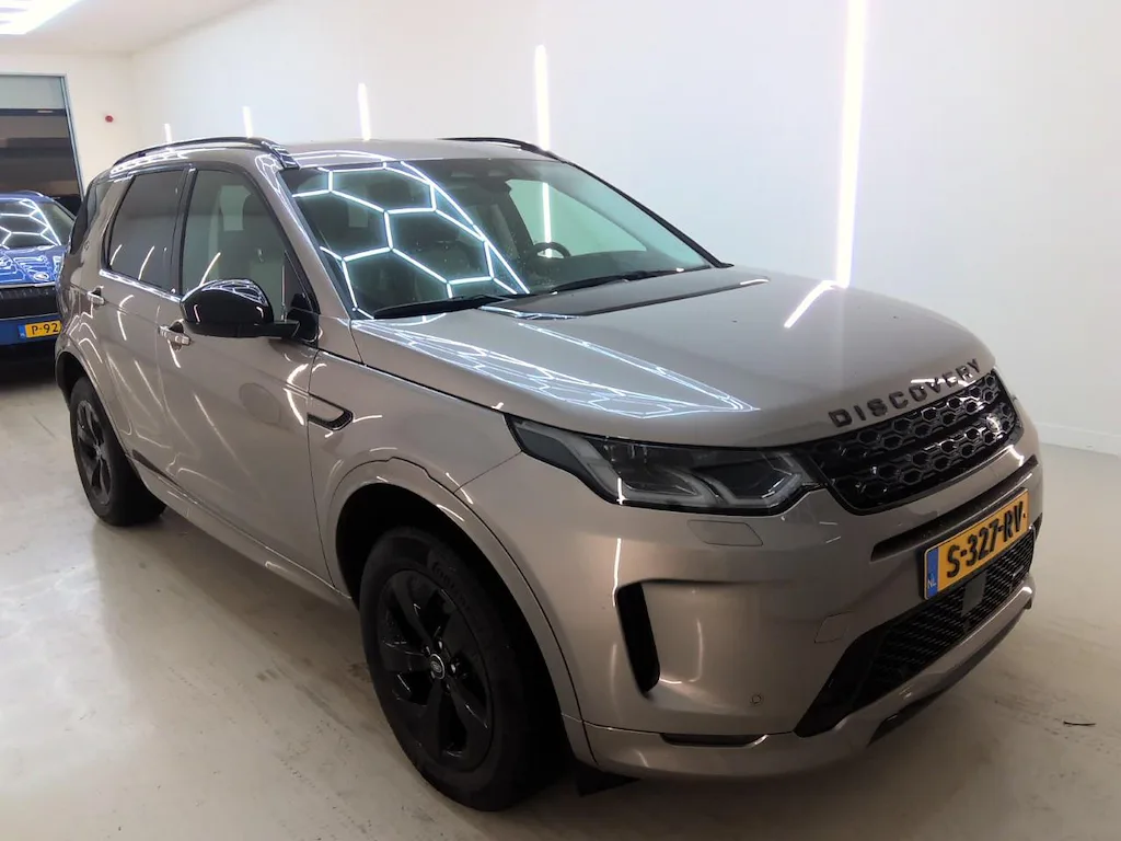Land Rover Discovery Sport (2023) — foto 1