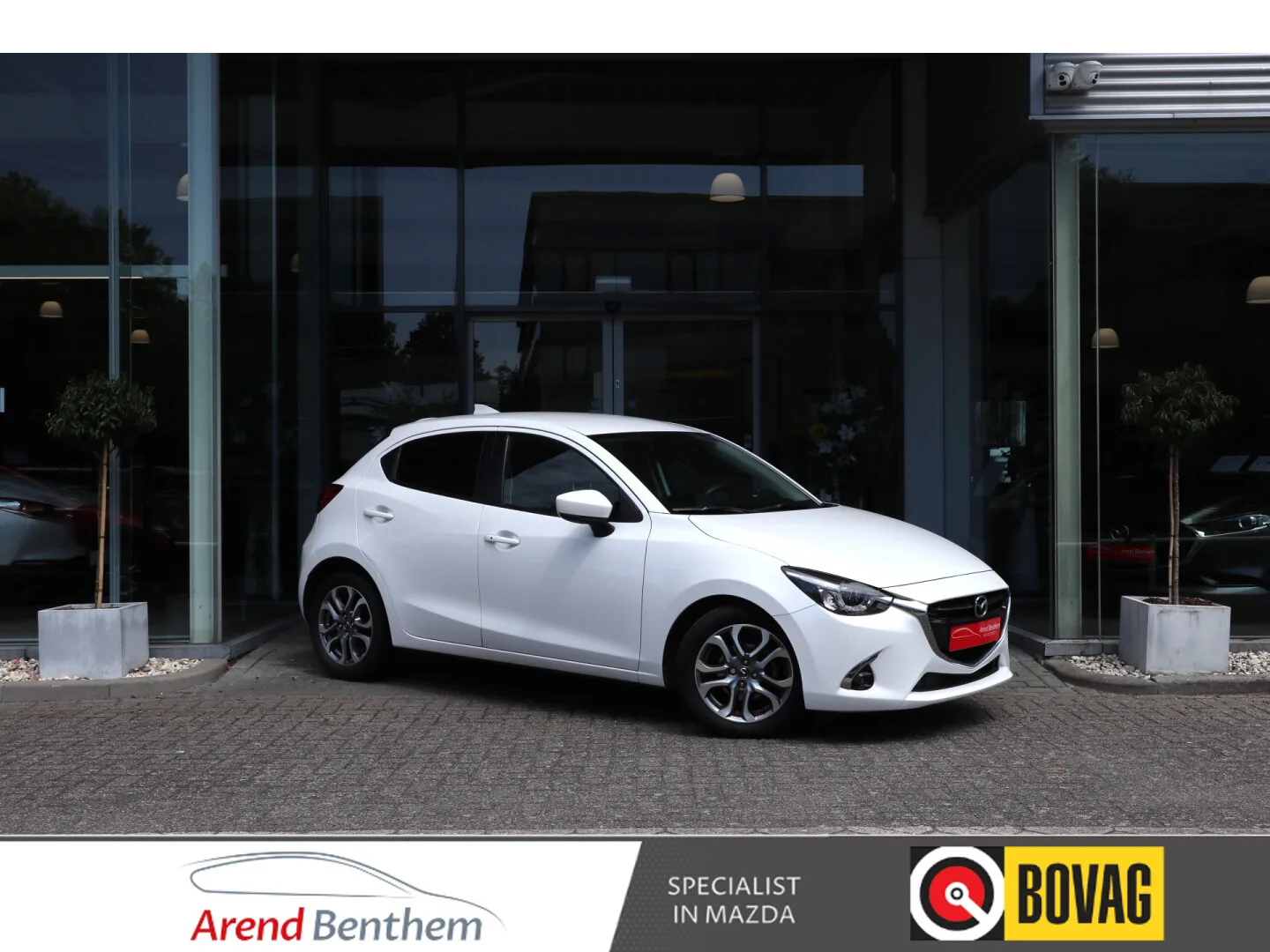 Mazda 2 (2019) — foto 1