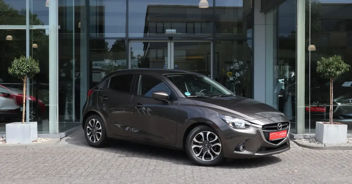 Mazda 2 (2016) — foto 1