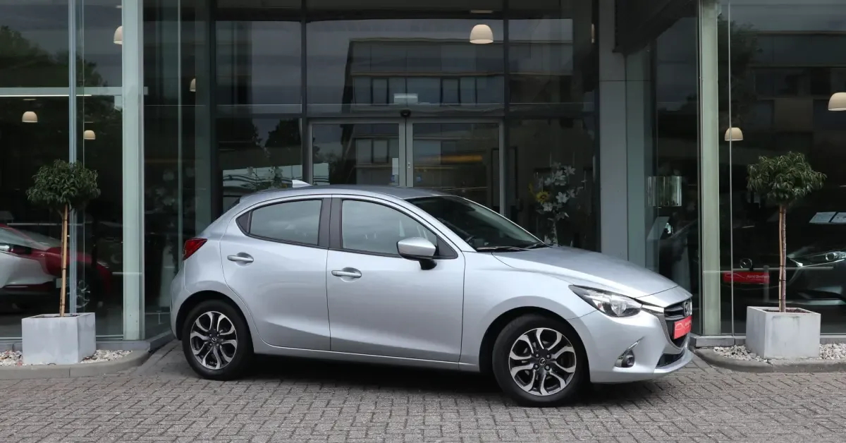 Mazda 2 (2018) — foto 1