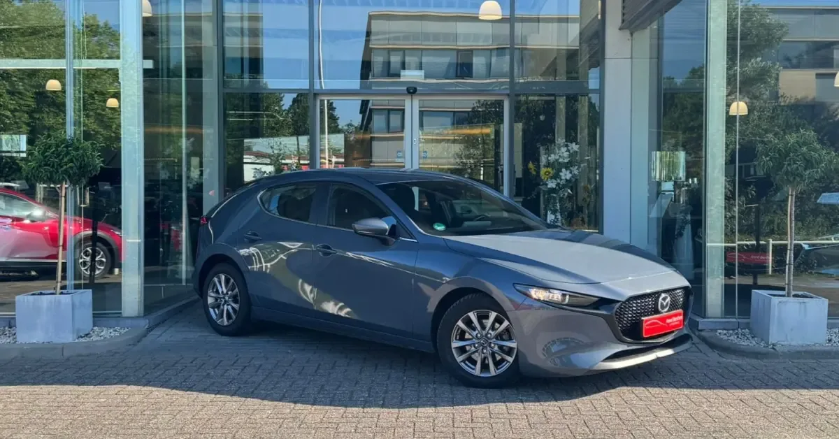 Mazda 3 (2022) — foto 1