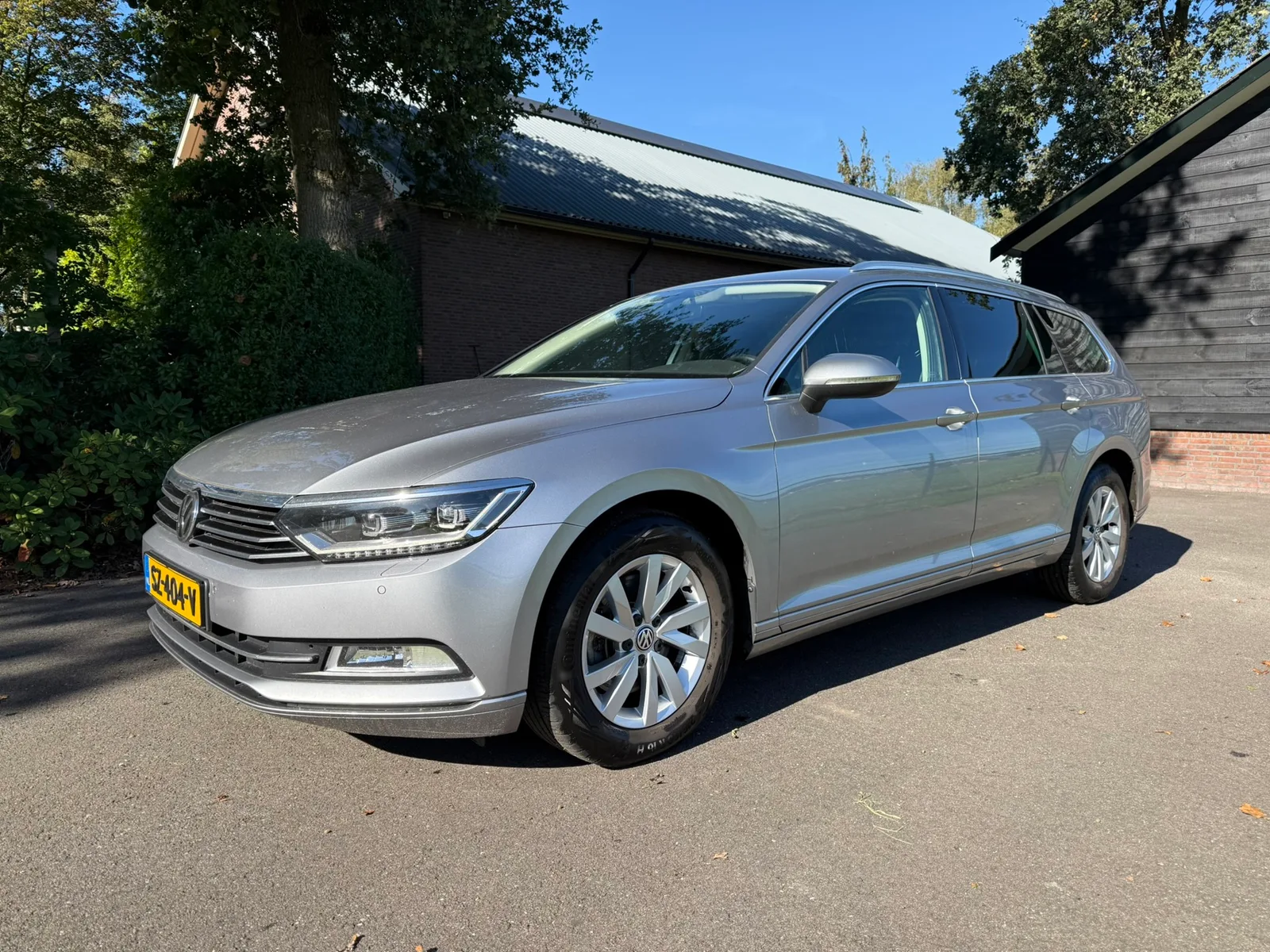 Volkswagen Passat (2018) — foto 1