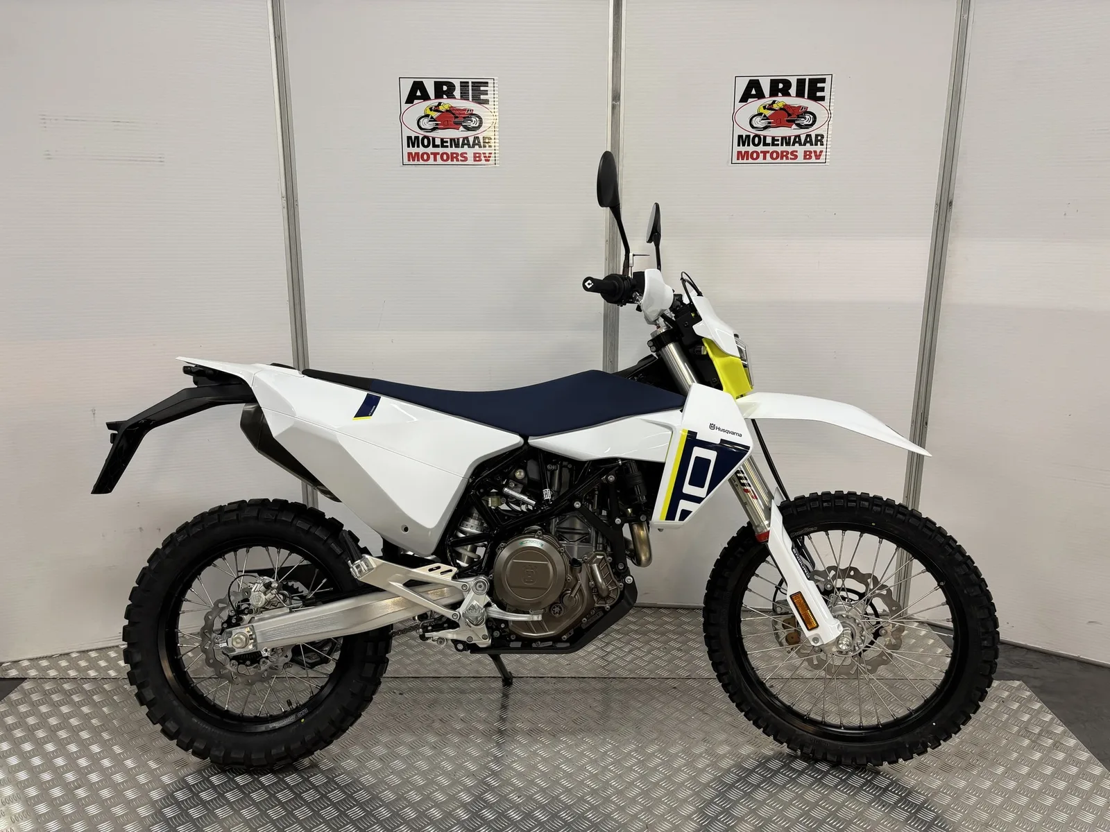 Husqvarna 701 Enduro (2026) — foto 1