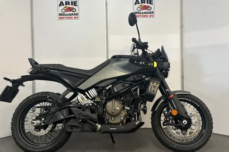 Husqvarna Svartpilen 401 (2024)