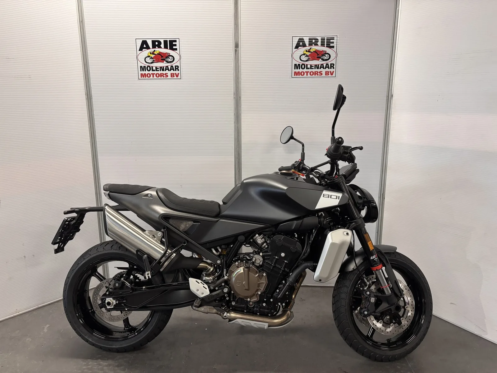Husqvarna Svartpilen 801 (2026) — foto 1