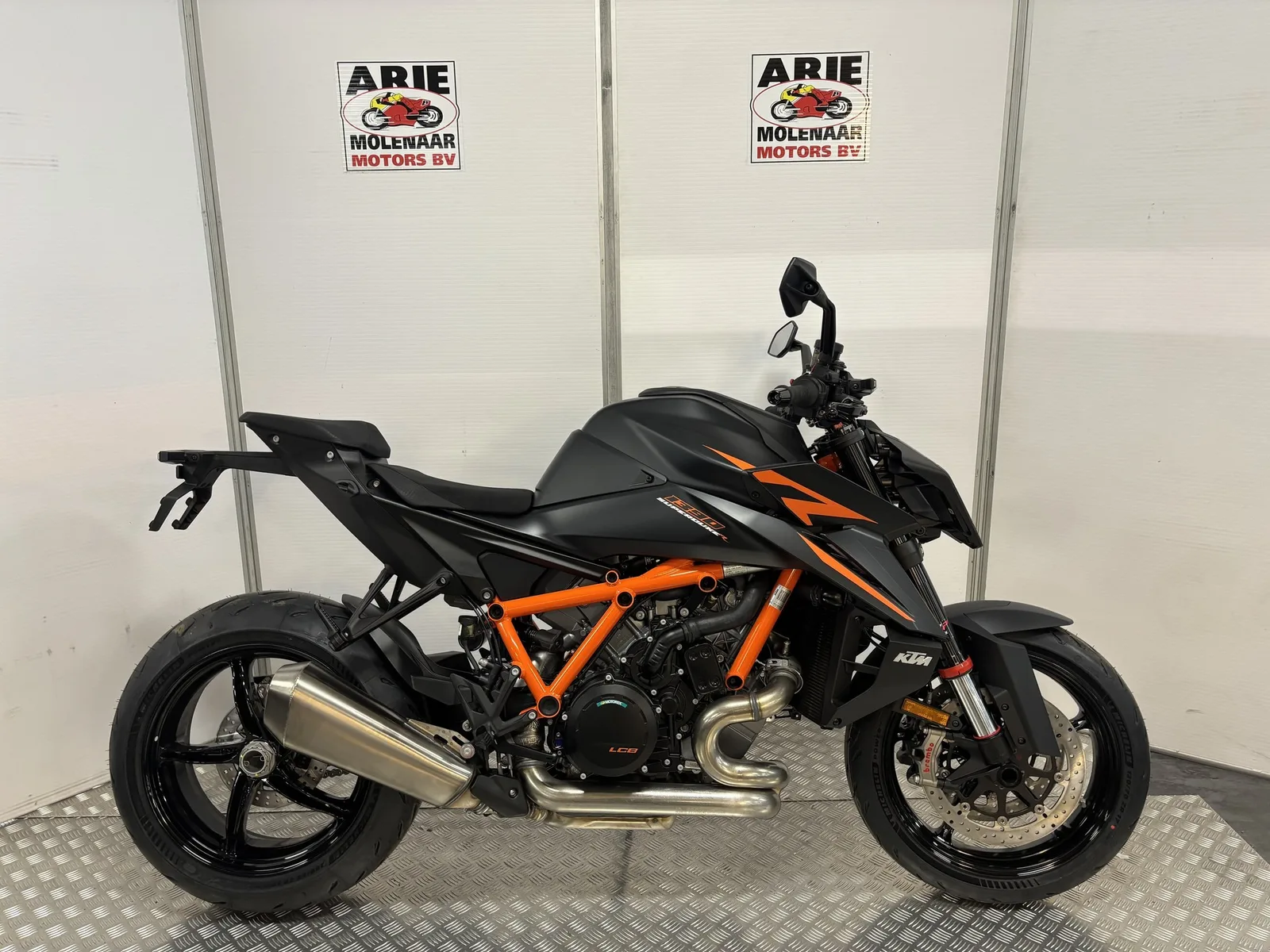 KTM 1390 Super Duke R (2026) — foto 1