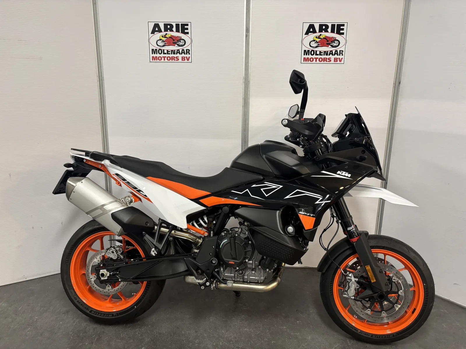 KTM 890 SMT (2026) — foto 1