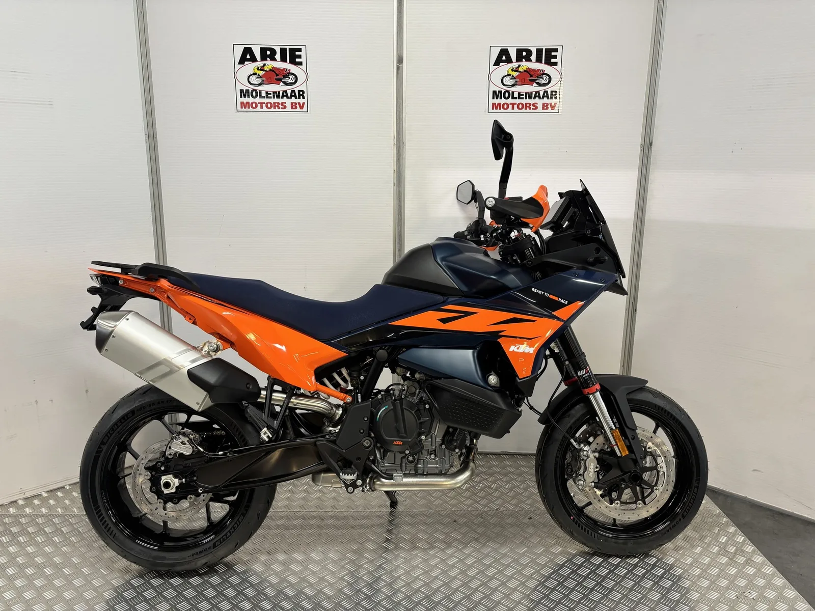KTM 890 SMT (2026) — foto 1