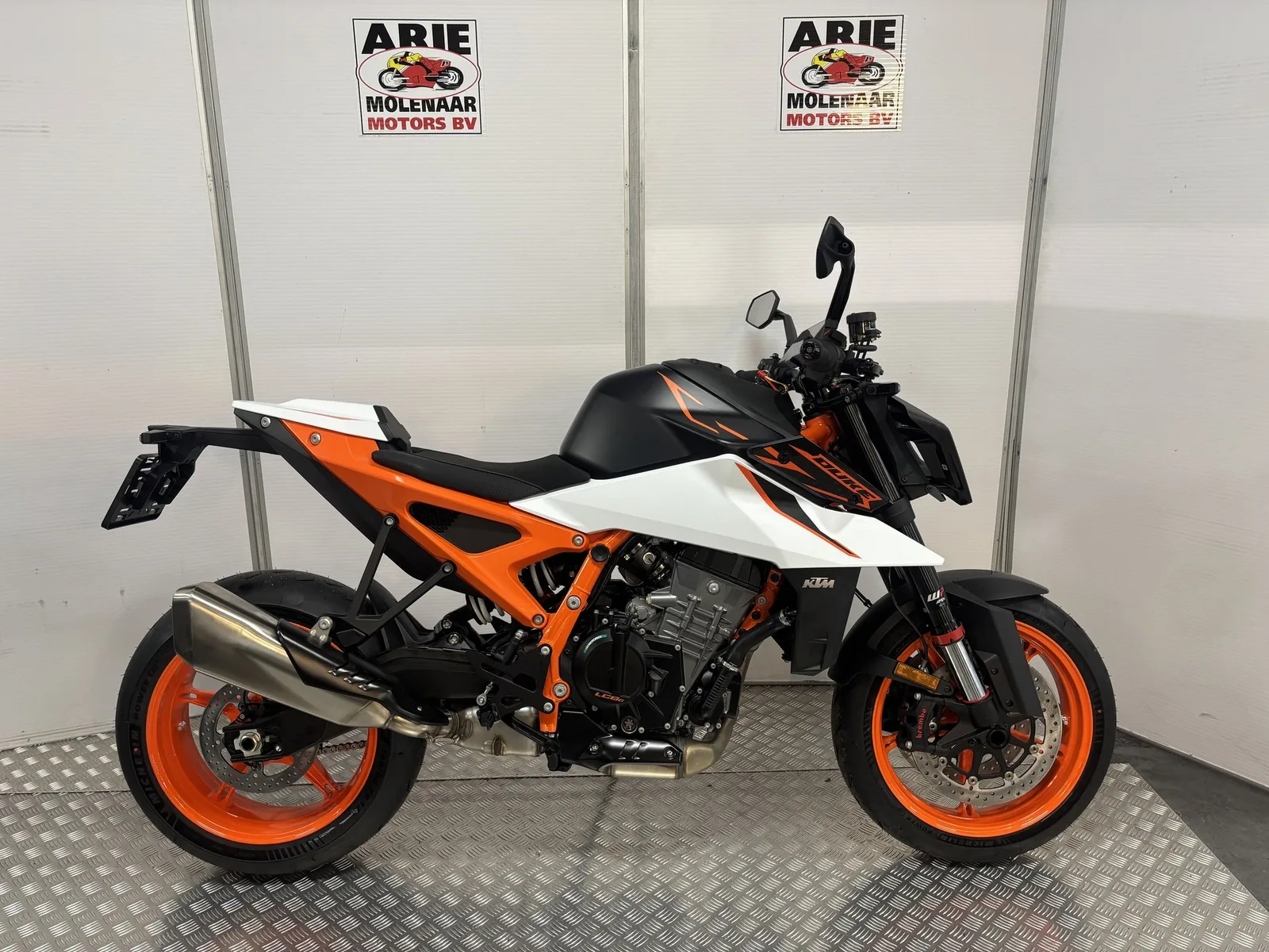 KTM 990 Duke R (2026) — foto 1