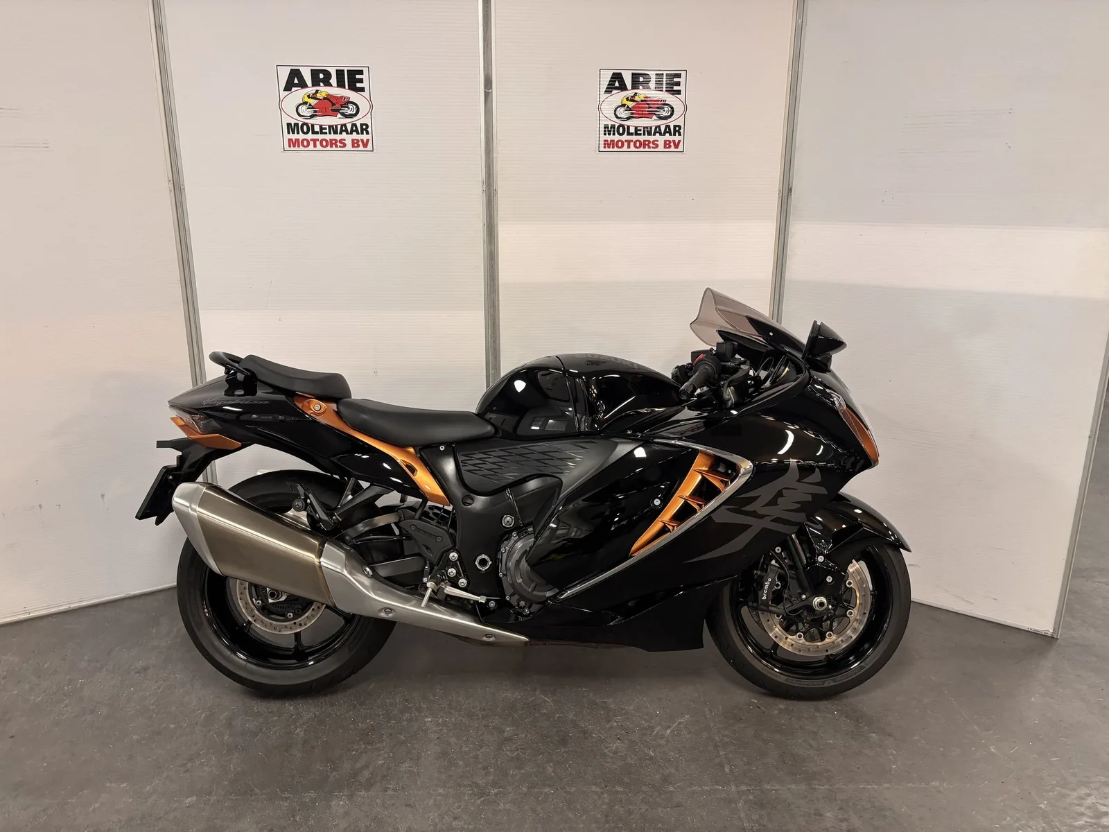 Suzuki GSX 1300 R Hayabusa (2023) — foto 1