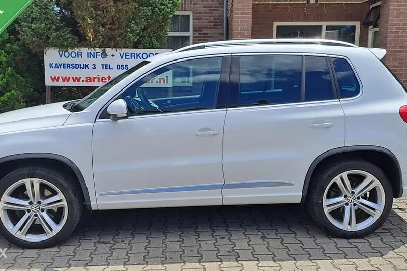 Volkswagen Tiguan (2015)