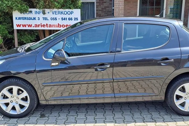 Peugeot 207 (2006)