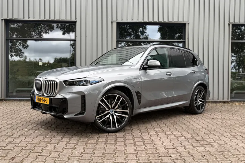 BMW X5 (2025)