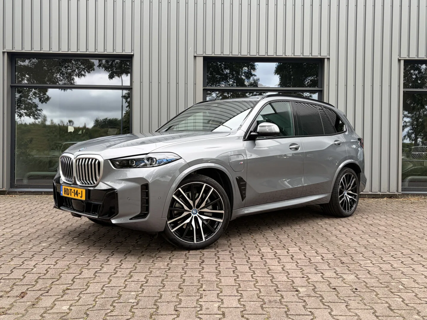 BMW X5 (2025) — foto 1