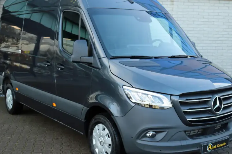 Mercedes-Benz Sprinter (2023)