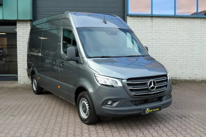 Mercedes-Benz Sprinter (2023)