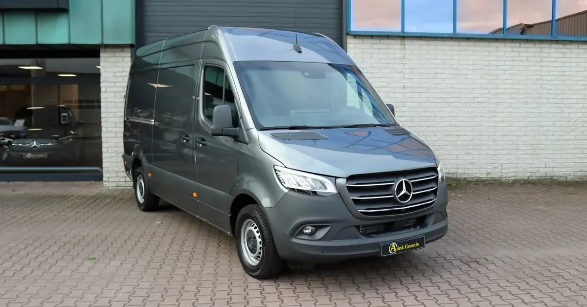 Mercedes-Benz Sprinter (2023) — foto 1